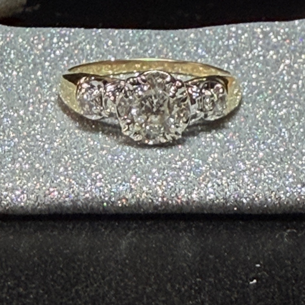Elegant Gold and White Gold  14k ring 1/2 ctw in diamonds and size 7